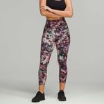 Lululemon  Base Pace High-Rise Crop 23"
Stencil Blossom Red Multi Photo 2