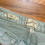 Universal Threads Universal Thread Women’s 10 30 Green Frayed Vintage Midi Jean Shorts Pockets Photo 5