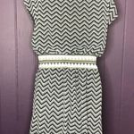 Ladies Size Small Dress Excellent Condition Cute Simple Chevron print Black Photo 1