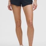 Lululemon Hotty Hot Short 2.5” Photo 3