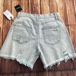 Forever 21 Women High Rise Relaxed Fit Distressed Light Blue Mom Shorts Size 29” Photo 2