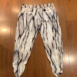 Parker Silk Devlin Pant in Streak Size 6 Photo 3