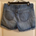 Madewell  blue denim high rise roll leg Mom shorts zip fly size 27 Photo 2