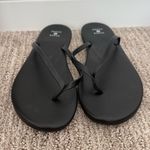 Shade & Shore  Flip-Flops Photo 0