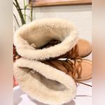 Skechers  suede snow boots with a faux fur trim and wraparound laces. 8US Photo 13