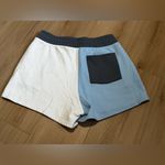 Hollister  Ultra High-Rise Spliced Knit Dad Shorts – Medium Photo 5