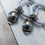 Vintage Clip On Earrings Photo 3