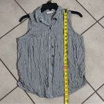 SO  Women Button Down Sleeveless Stripe Top Blouse Gray/White size Small. Photo 6