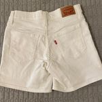Levi's white Classic mid-Rise Jean Shorts sz 27 Photo 1