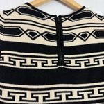 Alice + Olivia - Black & White Aztec Print Dress W/ Flared Hem Sz XS Photo 4