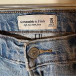 Abercrombie & Fitch  High Rise Mom Jeans‎ Distressed Light Wash Size 30 / 10R Photo 3