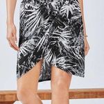 Fabletics Faux Wrap Skirt Moisture Wicking Pool beach After Workout black white Photo 0