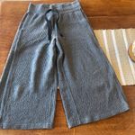 Lululemon Gray Size 4, Crop Wide Leg Pants, COMFY! Photo 2