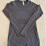 Lululemon Long Sleeve Photo 0