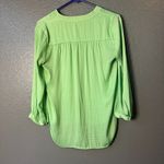 Light Green V Photo 1