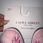Laura Ashley  womens pink Bow Slippers Size S 5/6 Photo 3