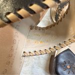 Apostrophe  Leather Upper “Jaclyn” Brown & Tan Women's Thong Sandals Size 7 Photo 3