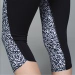 Lululemon run: top speed crop leggings black white size 4 Photo 13