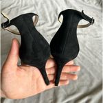 White House | Black Market pointed toe buckle black/white velvet sz 8M kitten heel Photo 2