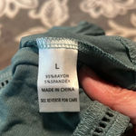 Wishlist  women’s top. Pom Pom trim. Great condition. Size large. Photo 3