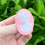 Lightweight Plastic Pink & White Cameo Brooch Pin Photo 1