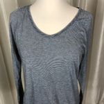 Oakley  long‎ sleeve top Photo 1