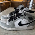 Nike Jordan Jordan 1 mids Photo 0