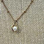 Gold tone pearl in heart dainty pendant necklace Photo 4