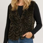 Dana Buchman Dana Bachman Brown Faux Fur Vest Size Medium Luxury Contemporary Photo 0