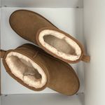 UGG  Plush NWOT Women's Chestnut Suede Platform Boots size 8 Photo 3