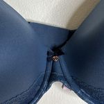 Victoria's Secret Victoria’s Secret body by Victoria lined perfect coverage bra size 44D Photo 3