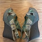 Bobbi Blu Women's Wedge Sandals 8 Blue Foral cottage Photo 5