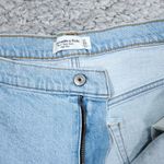 Abercrombie & Fitch Abercrombie High Rise 4" Mom Shorts Light Wash Blue Stretch Denim Size 24 37 Photo 3