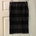 Old Navy Black & Gray Striped Skirt - Size XS Photo 0
