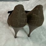 Adrienne Vittadini Brown heels with animal print texture and an elegant black bow on the front. Photo 5