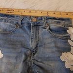 Indigo Rein  Size 5 Waist 27 Short Shorts Crochet Floral Detailing Distressed Raw Photo 2