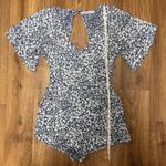 Abercrombie & Fitch Women Gray V Neck Floral Open Back Romper Size Small Pockets Photo 6