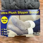 Huggle Slipper Socks Gray Cable Knit NEW Photo 2