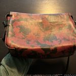 Vera Wang Simply  purse. Red/black. Adjustable strap. EUC. Photo 3