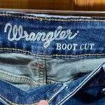 Wrangler HI RISE BOOTCUT MEDIUM SHADE NO DISTRESS SIZE 32x33 11/12 Photo 2