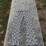 Wild Fable Black & white heart flare legging‎ pants size xs Photo 4