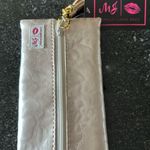 Makeup Junkie Elegant Cream Cosmetic Case with Patterned Texture. Small Gold Photo 0