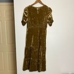 Who What Wear NWT Gold Crushed Velvet Short Sleeve Midi Dress Photo 8
