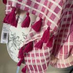 Anna & Ava  coverup/scarf with‎ armholes, one size pink and white Photo 2