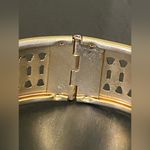 LOVELY VINTAGE 1950's WIDE GOLD TONE METAL OPEN CUT WORK DESIGN HINGED BRACELET Photo 4