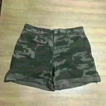 Sanctuary Social Standard by Switchback cuffed short Hiker Camo Sz Small Photo 2