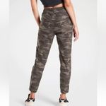 Athleta Camo Farallon Jogger #535275 in Black Olive Camo W1571 Sz 6 Photo 3