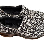 Skull Crossbones Skeleton Women’s size 8 Clogs BOC BORN Black Slip On Halloween Photo 0