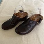 Nurture by Lamaze Dark‎ Brown Tooled Leather Band Clogs Miles Size 9 Photo 1