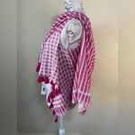 Anna & Ava  coverup/scarf with‎ armholes, one size pink and white Photo 1